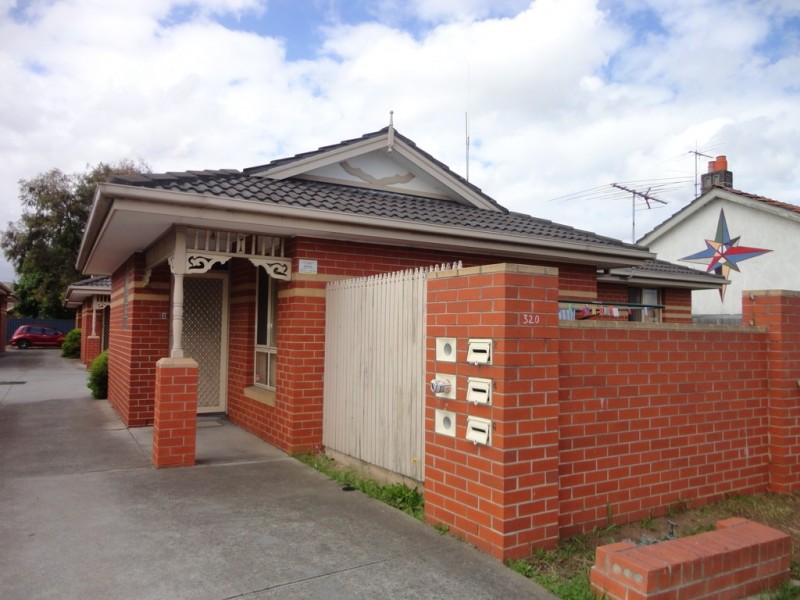 2/320 Bell Street, Coburg VIC 3058