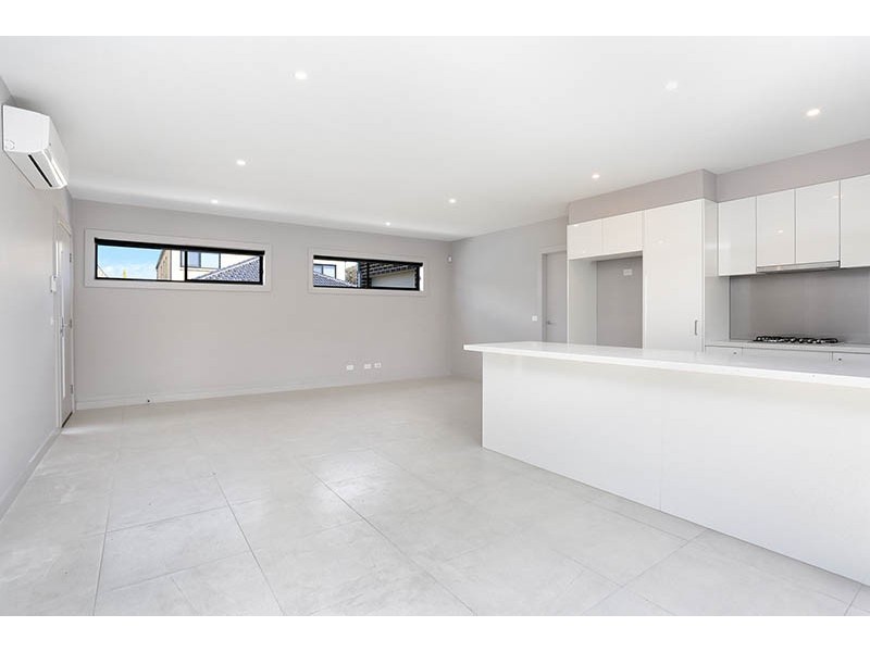 2/1 Manly Court, Coburg VIC 3058