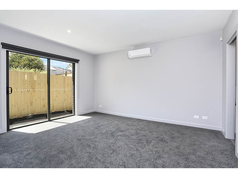 2/1 Manly Court, Coburg VIC 3058