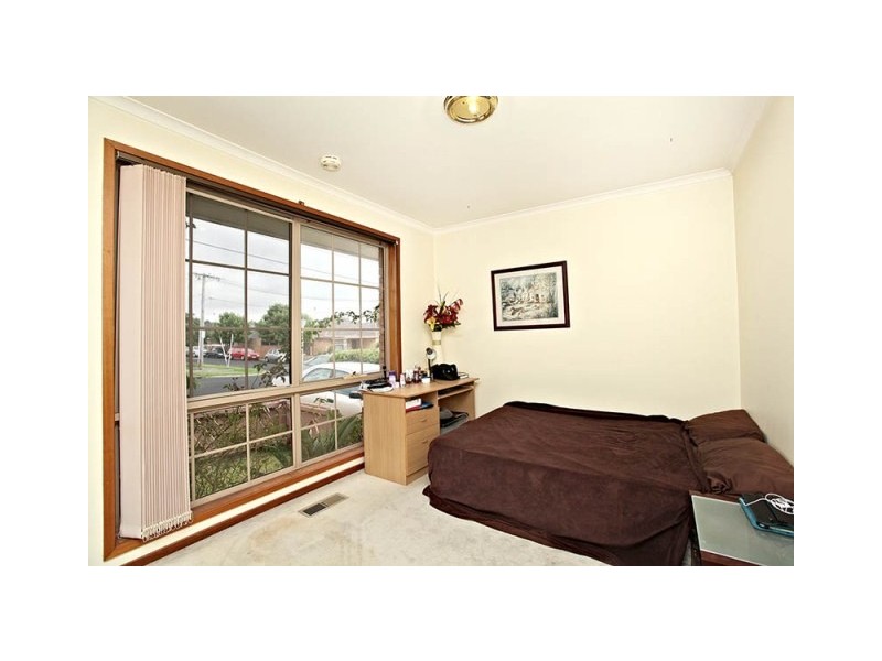 1/31 Nerissa Grove, Oak Park VIC 3046