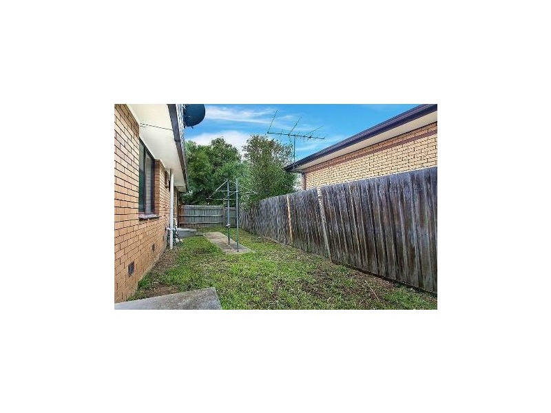 2/7 Gertrude Street, St Albans VIC 3021