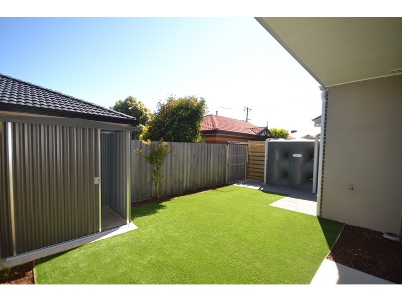2/23 Bristol Road, Pascoe Vale VIC 3044