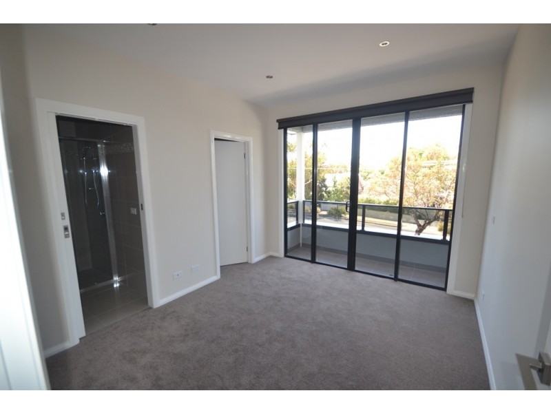 1/3 Shaftsbury Street, Coburg VIC 3058