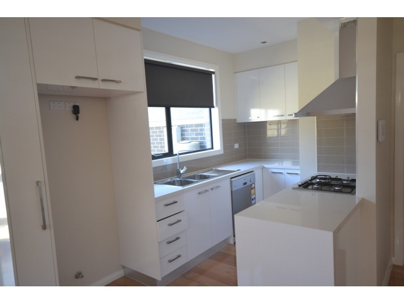 2/3 Shaftsbury Street, Coburg VIC 3058