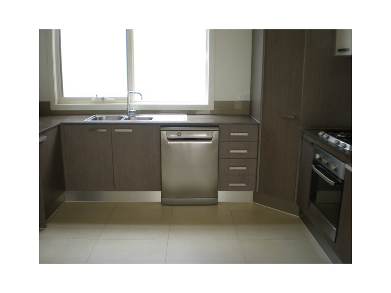 3/110-116 Moore Street, Coburg VIC 3058