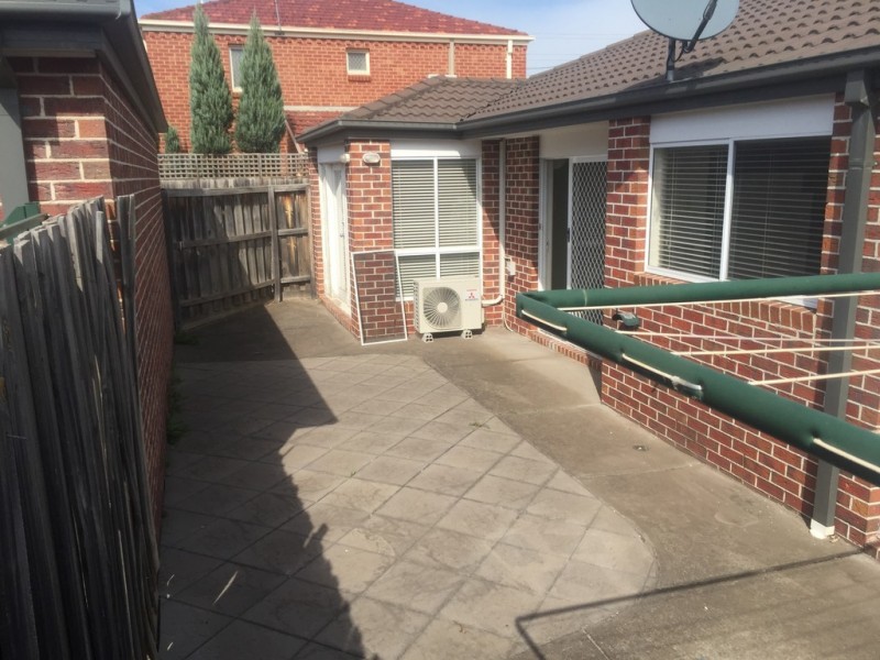 1/6 Quick Street, Pascoe Vale VIC 3044