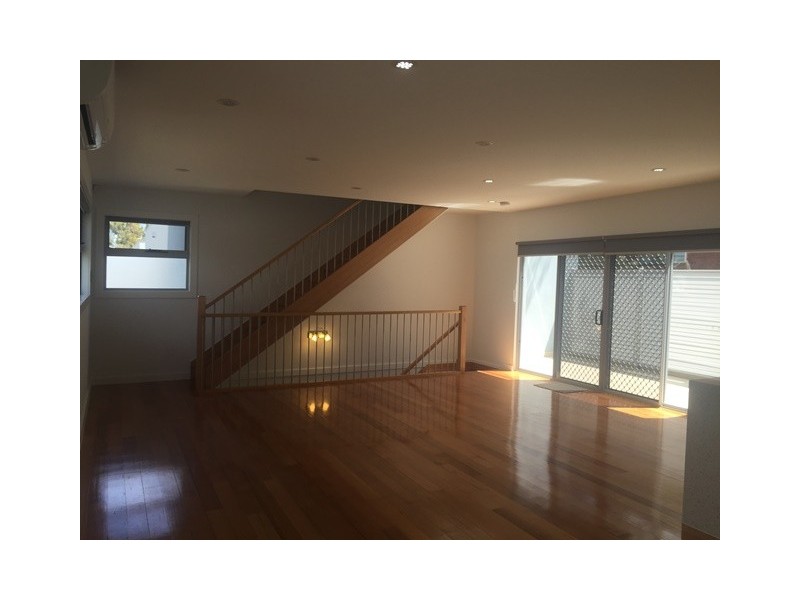 2/235 Ascot Vale Road, Ascot Vale VIC 3032