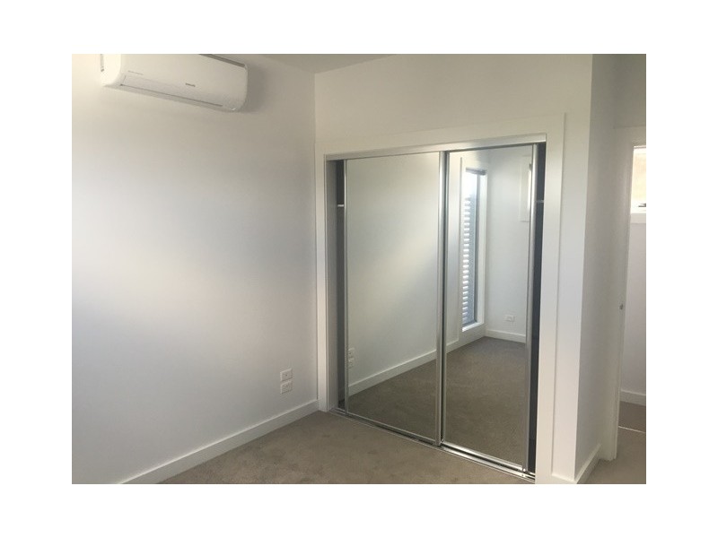 2/235 Ascot Vale Road, Ascot Vale VIC 3032