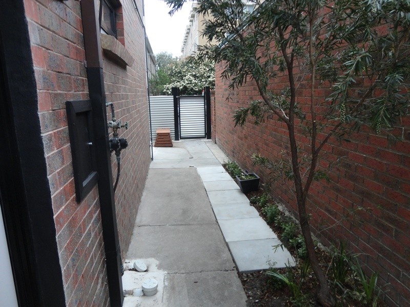 1/68 De Carle Street, Brunswick VIC 3056