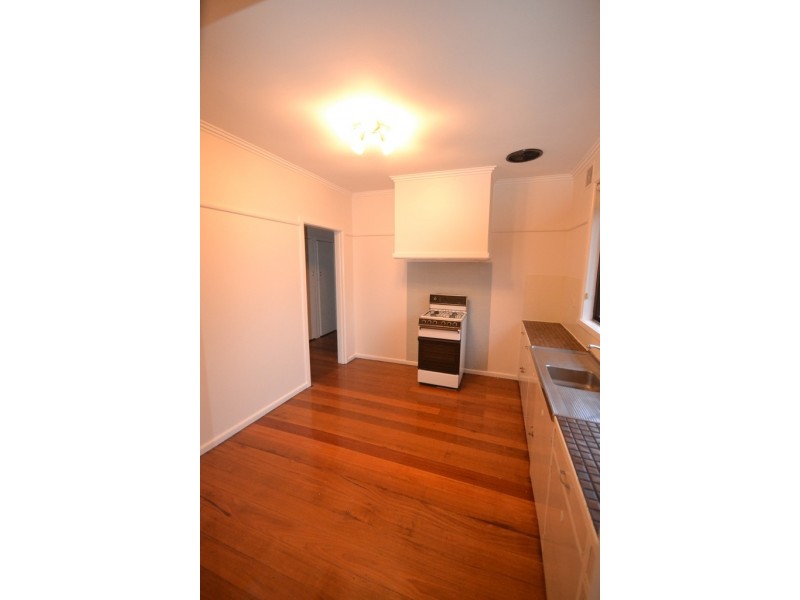 9 Heather Ave, Pascoe Vale South VIC 3044