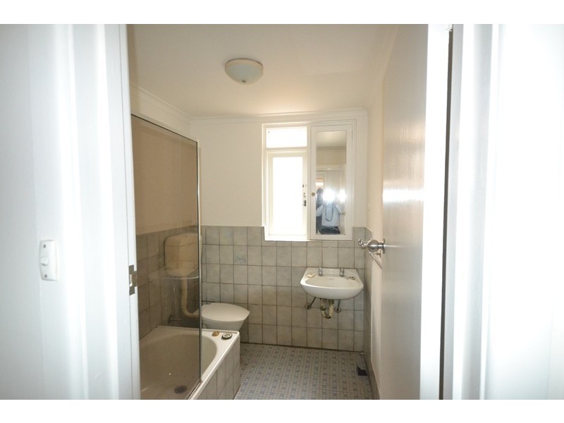 2/76 The Grove, Coburg VIC 3058