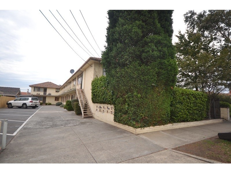 2/76 The Grove, Coburg VIC 3058