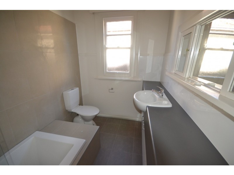 90 Grandview Avenue, Pascoe Vale VIC 3044