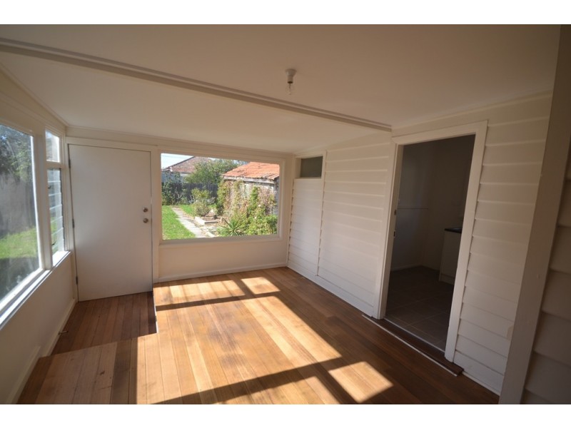 90 Grandview Avenue, Pascoe Vale VIC 3044