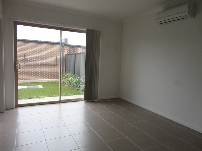 32 Etheridge Lane, Craigieburn VIC 3064