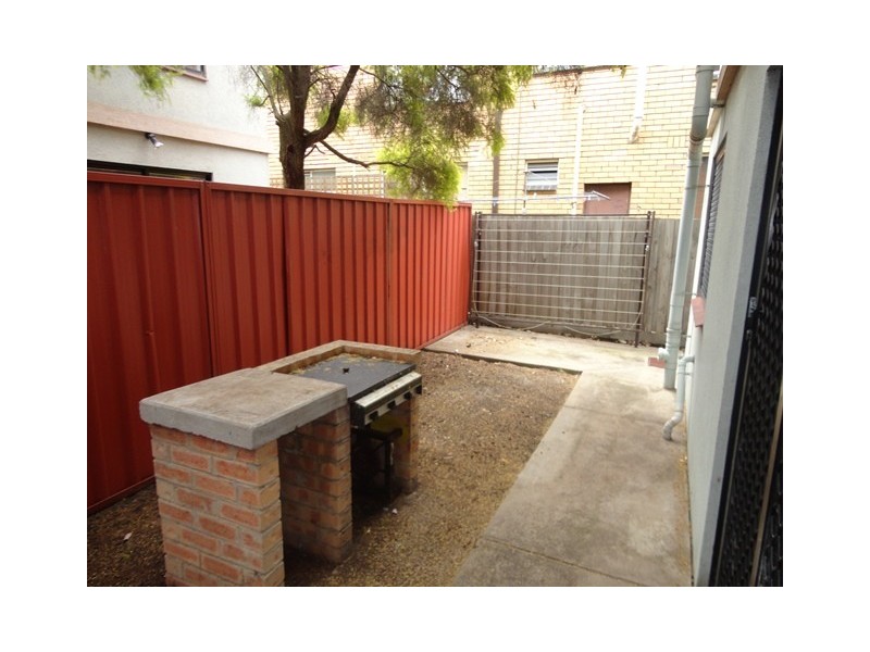 1/69 Holmes Street, Brunswick VIC 3056