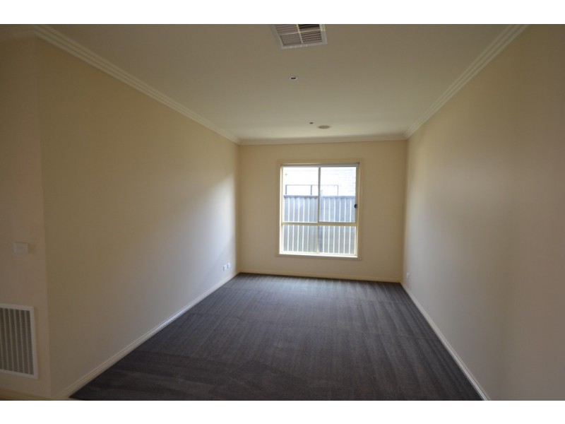 65 Kinglake Crescent, Craigieburn VIC 3064