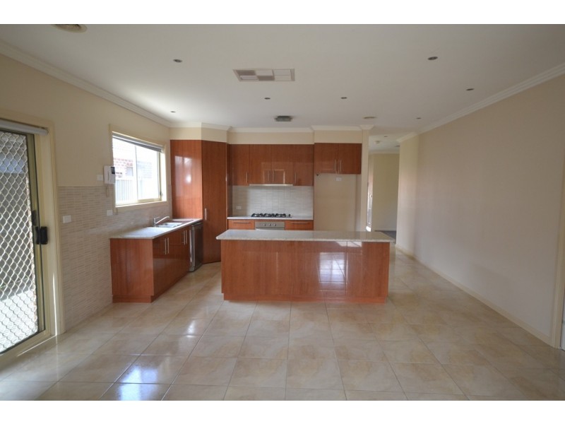 65 Kinglake Crescent, Craigieburn VIC 3064