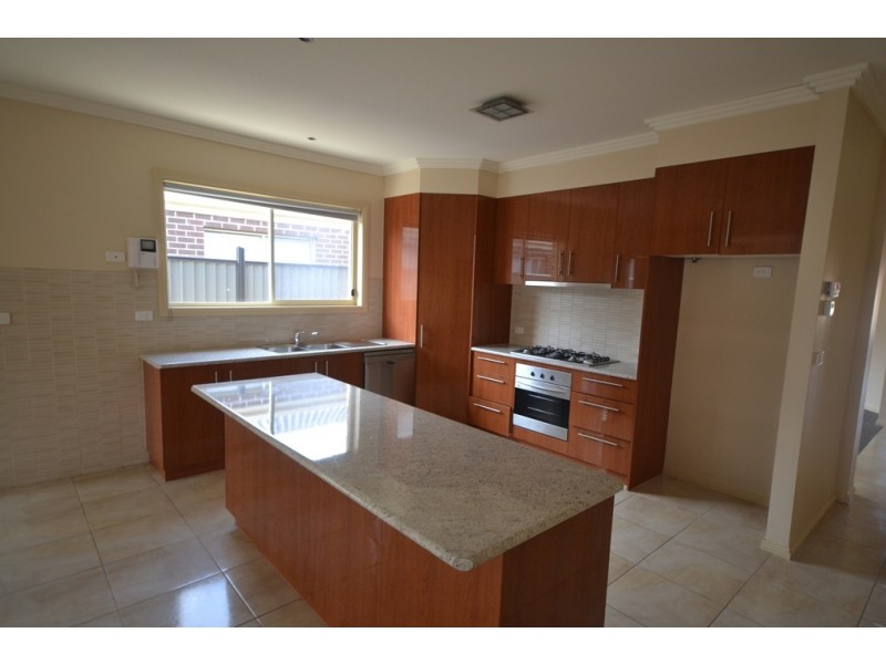 65 Kinglake Crescent, Craigieburn VIC 3064
