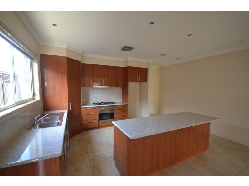 65 Kinglake Crescent, Craigieburn VIC 3064