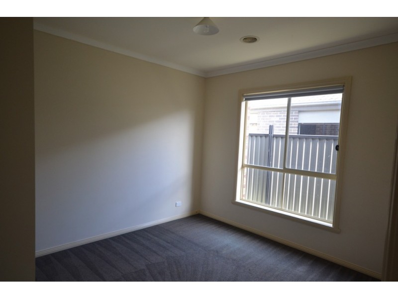 65 Kinglake Crescent, Craigieburn VIC 3064
