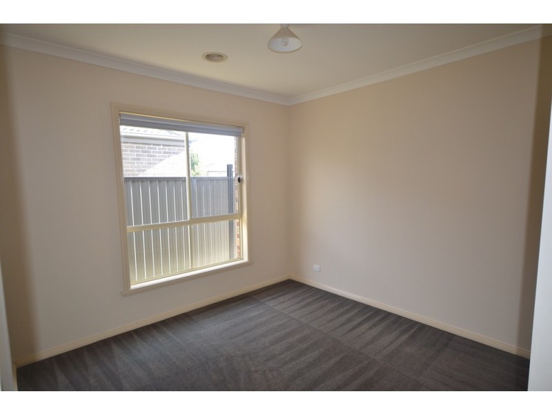 65 Kinglake Crescent, Craigieburn VIC 3064