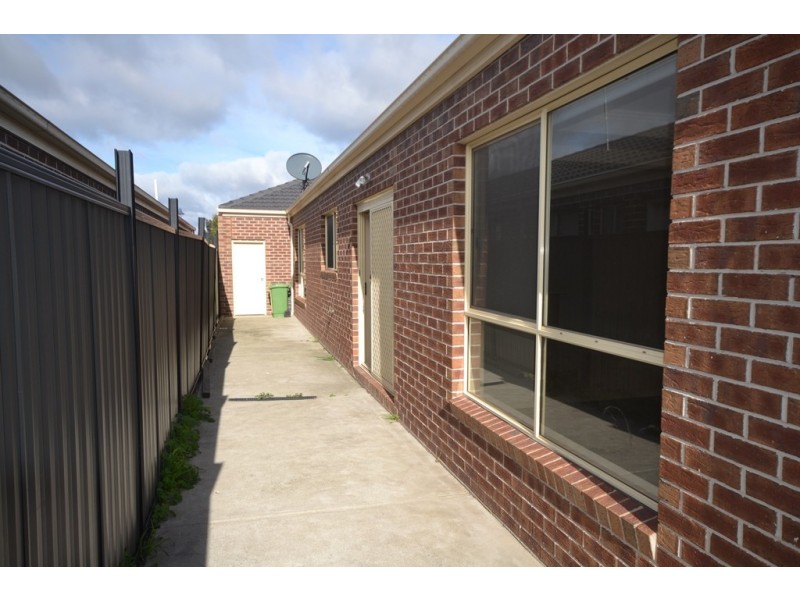 65 Kinglake Crescent, Craigieburn VIC 3064