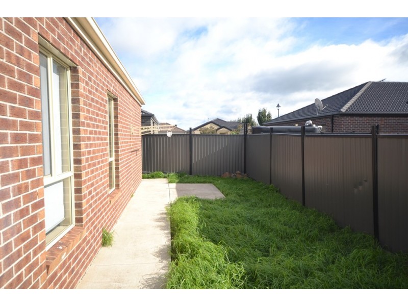 65 Kinglake Crescent, Craigieburn VIC 3064