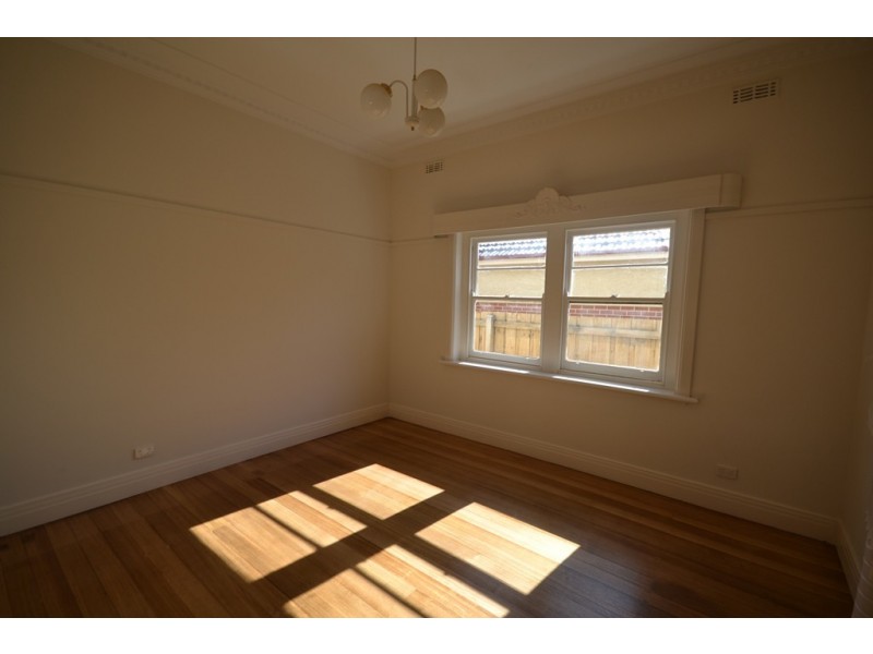 90 Grandview Avenue, Pascoe Vale South VIC 3044
