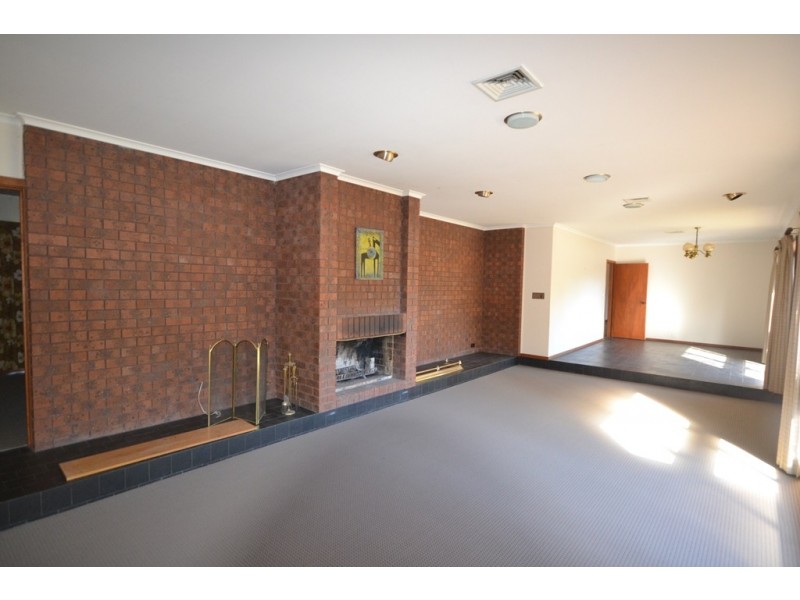 45 Parkland Crescent, Mickleham VIC 3064