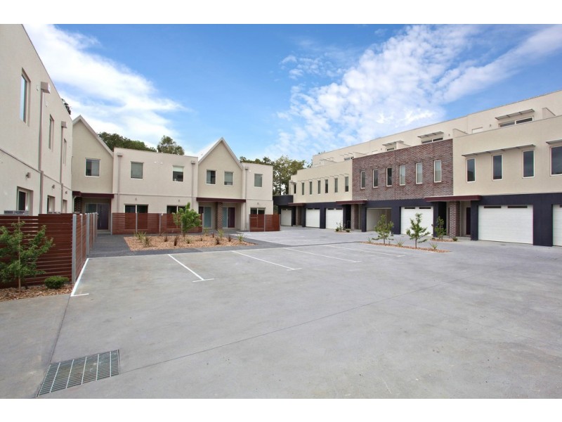 15/110 Moore Street, Coburg VIC 3058