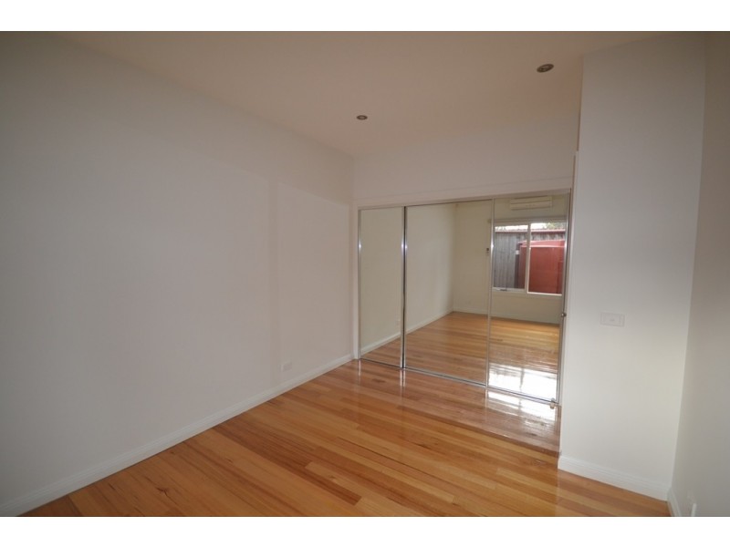 3/5 Darlington Grove, Coburg VIC 3058
