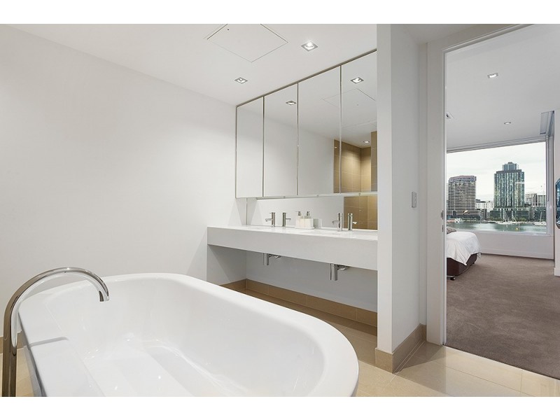 202/440 Docklands Drive, Docklands VIC 3008