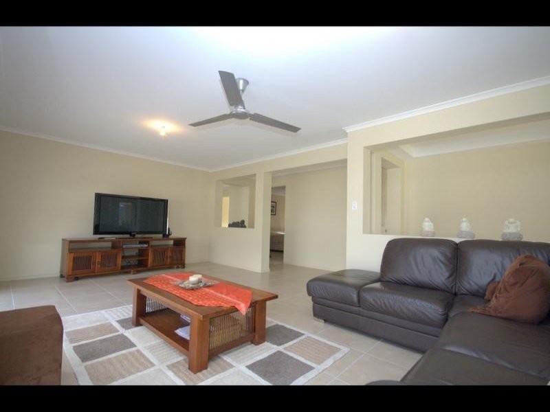 104 Observatory Drive, Reedy Creek QLD 4227