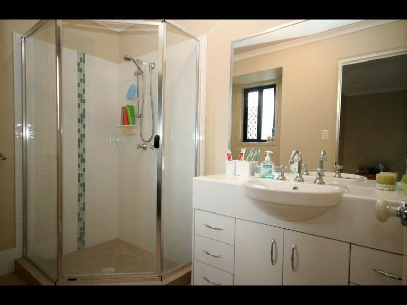 104 Observatory Drive, Reedy Creek QLD 4227