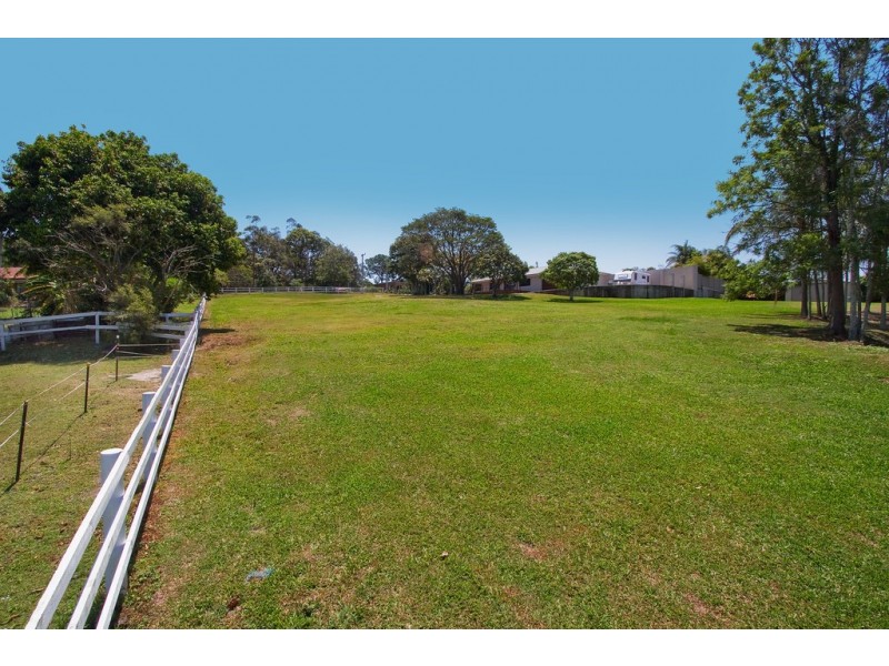 4 Alawara Drive, Tallai QLD 4213