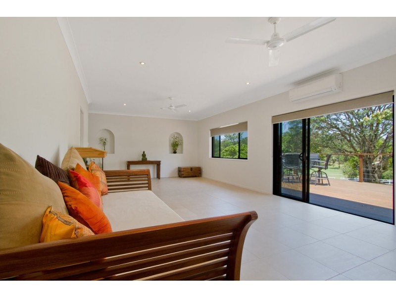 4 Alawara Drive, Tallai QLD 4213