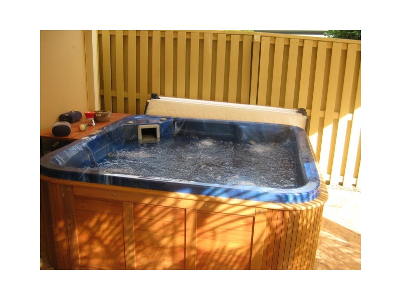 47 Gardendale Drive, Burleigh Waters QLD 4220