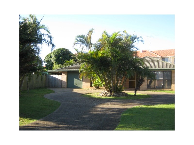 21 Dame Patti Avenue, Mermaid Waters QLD 4218