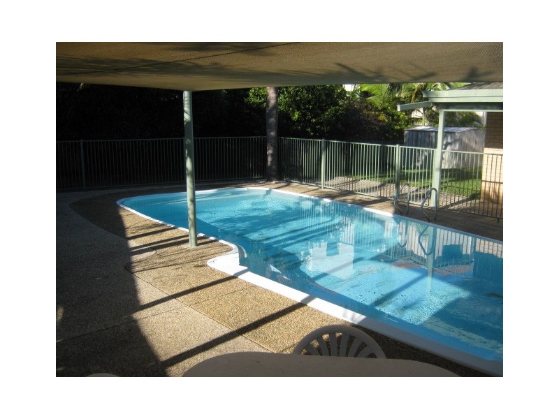 21 Dame Patti Avenue, Mermaid Waters QLD 4218
