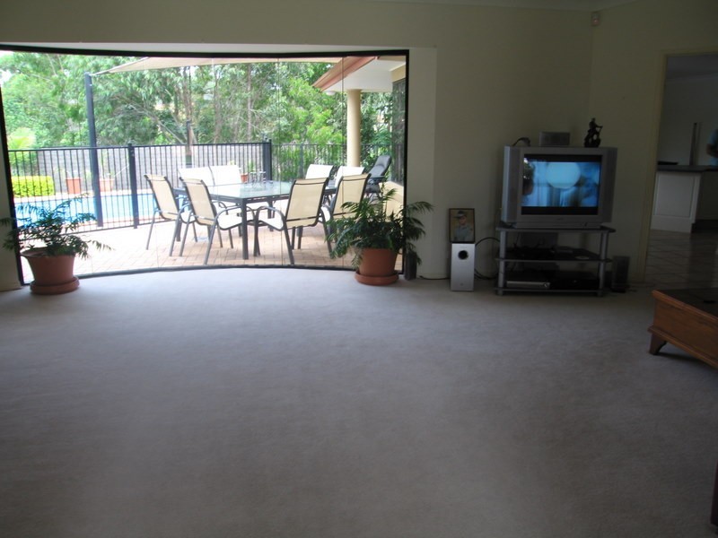 16 Shoalwater Court, Burleigh Waters QLD 4220