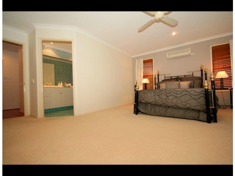 109 Dunlin Drive, Burleigh Waters QLD 4220