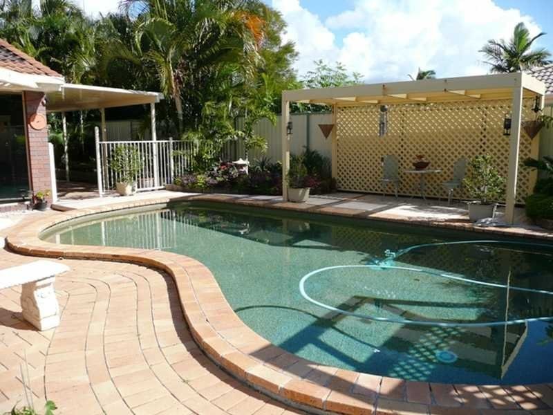 8 Woodstone Court, Varsity Lakes QLD 4227