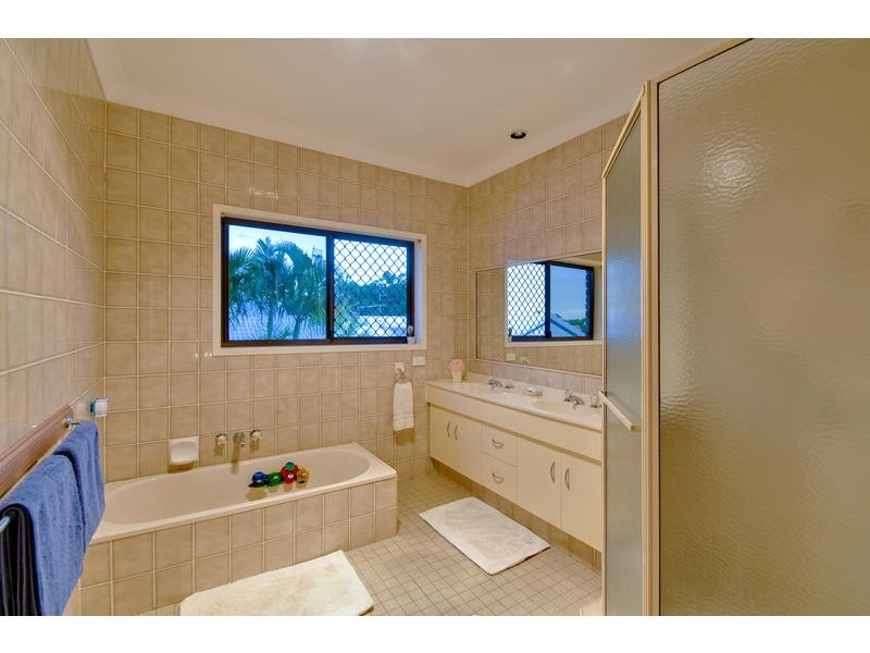 110 Tallebudgera Drive, Palm Beach QLD 4221