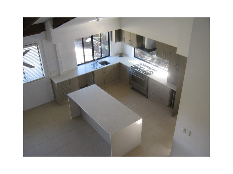 201 Acanthus Avenue, Burleigh Heads QLD 4220