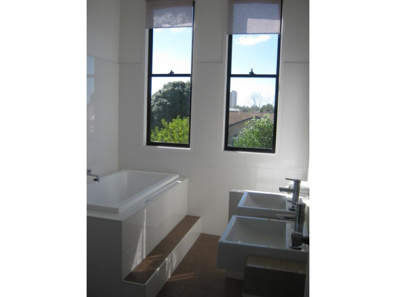 201 Acanthus Avenue, Burleigh Heads QLD 4220