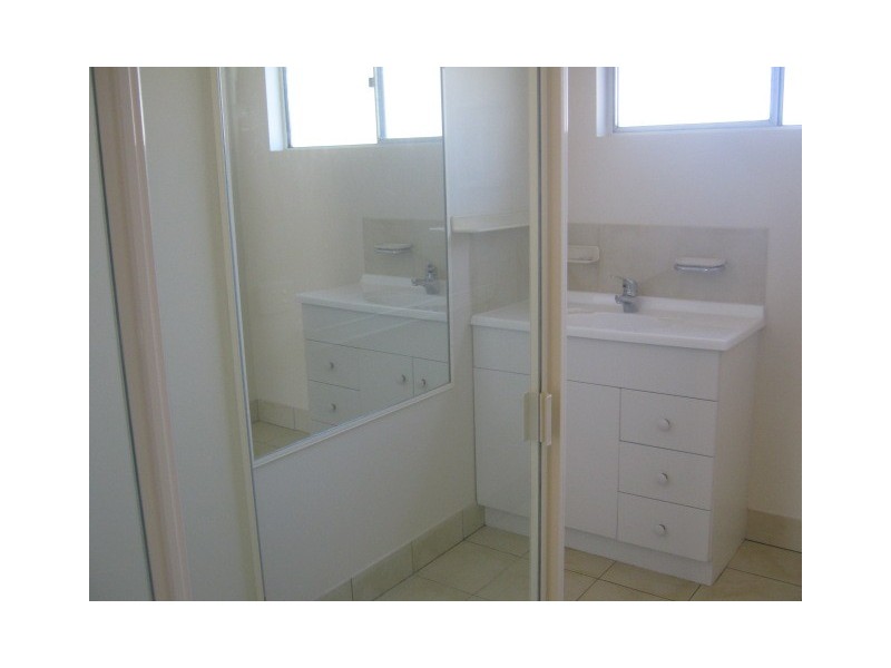 1/29 Awoonga Avenue, Burleigh Heads QLD 4220