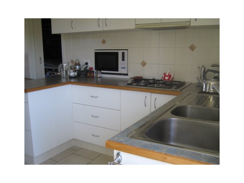 2/29 Awoonga Avenue, Burleigh Heads QLD 4220