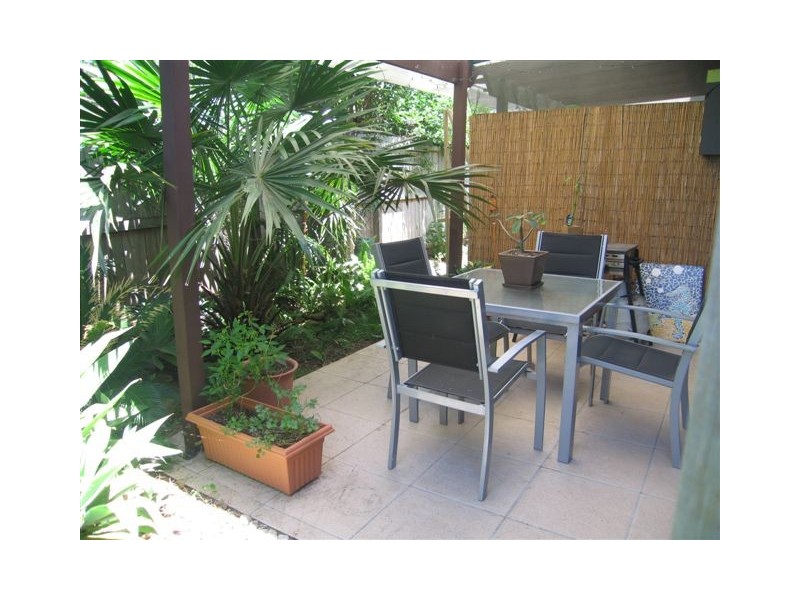 11/5 Galeen Drive, Burleigh Waters QLD 4220