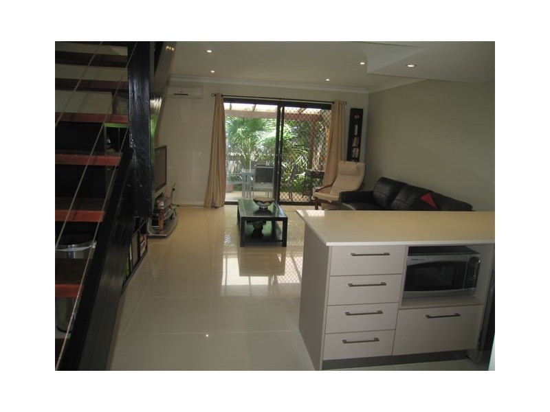 11/5 Galeen Drive, Burleigh Waters QLD 4220